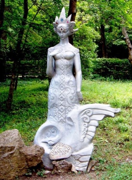 Skulptura Carevna Lebed v YAlte