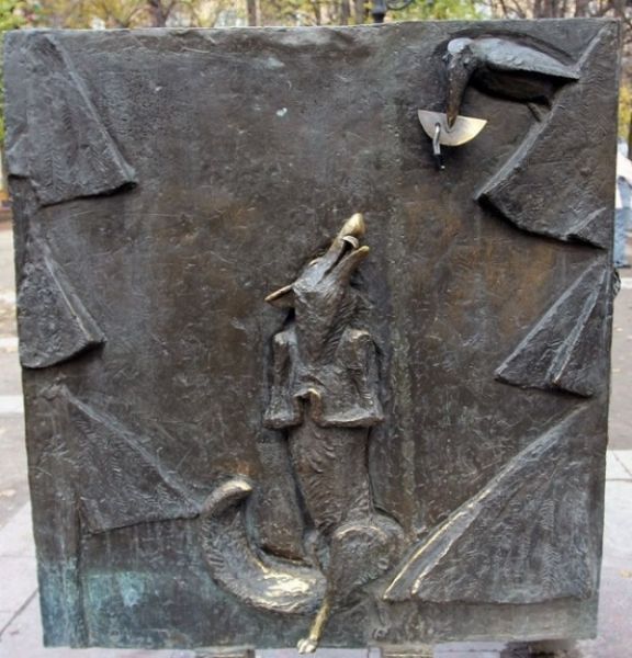 Skulpturnyj ansambl geroyam basen Krylova v Moskve 2